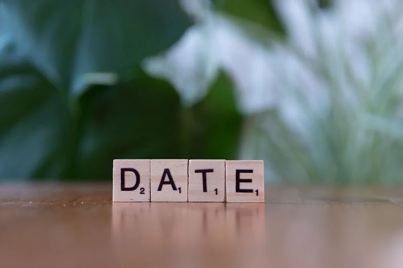 Date de naissance sur un CV : faut-il la mentionner ou s'en passer ?